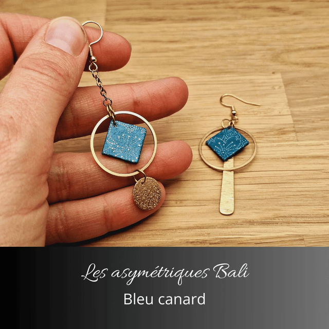 Boucles d&#039;oreilles asymétriques Bali - Bleu canard