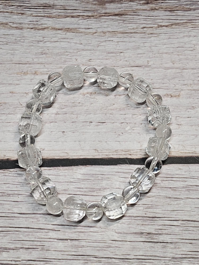 Bracelet en Quartz naturel – perles carrées &amp; rondes