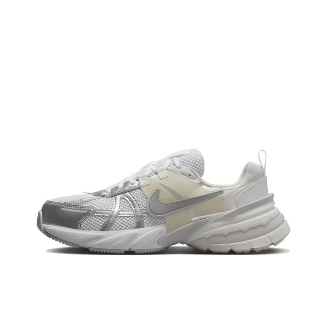 Nike V2K Run (Vendu sans la boîte )