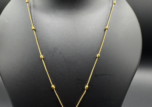 Long chain with ear rings 