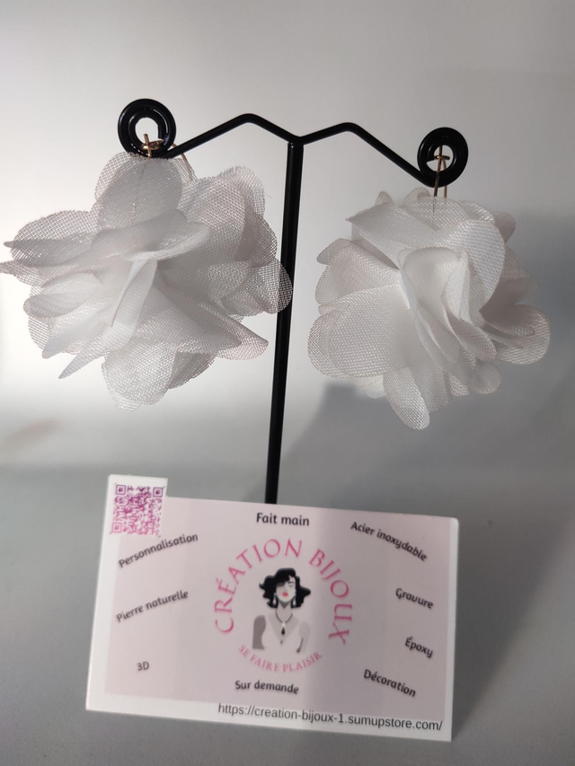 Boucle d'oreille créole en fleur 