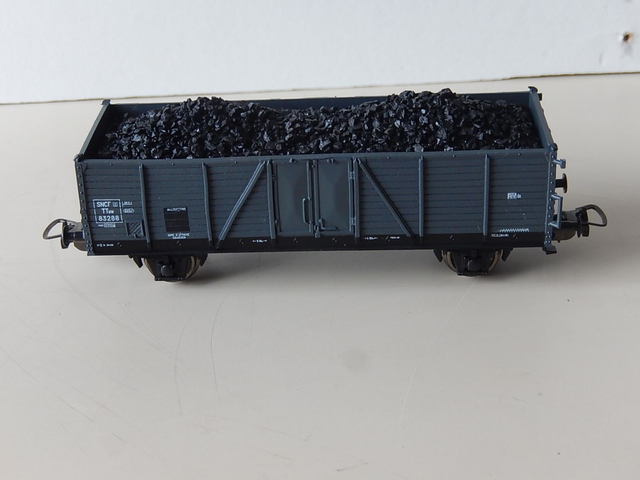 wagon tombereau charbon Piko 72047