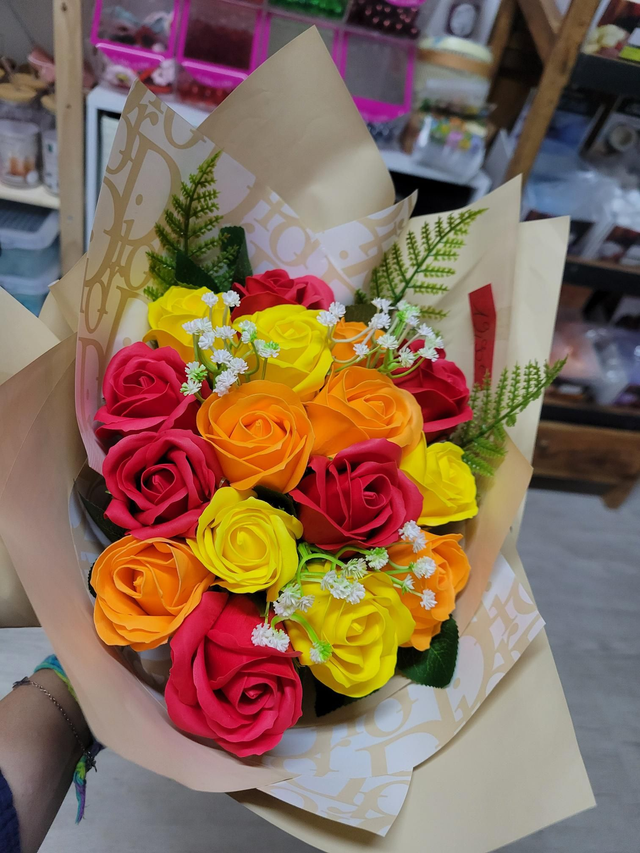 Bouquet fleurs de savon dior 