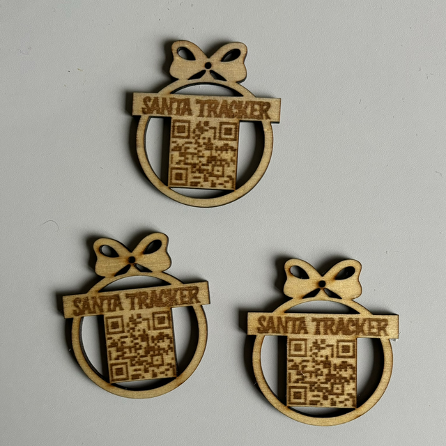 Santa tracker tree decoration 