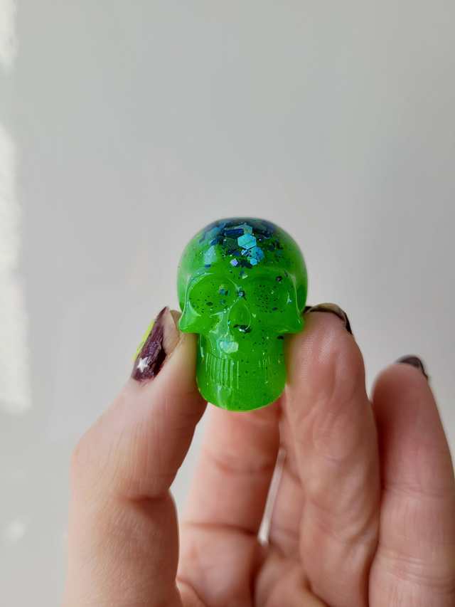 Skull Ornament – Mini - Green Glitter