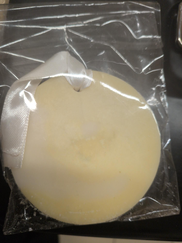 Bloc macaron vanille pour armoire 