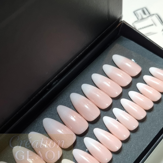 Babyboomer nude little Amande M