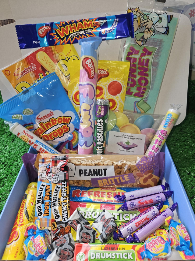 Personalised retro sharing box 