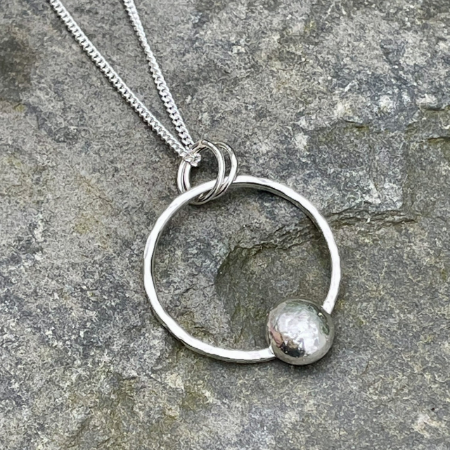 Pebbles Pendant Necklace 