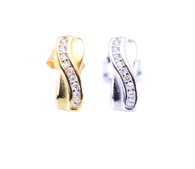 Elegante Zopf-Ohrstecker mit funkelnden Zirkonia - Oleander