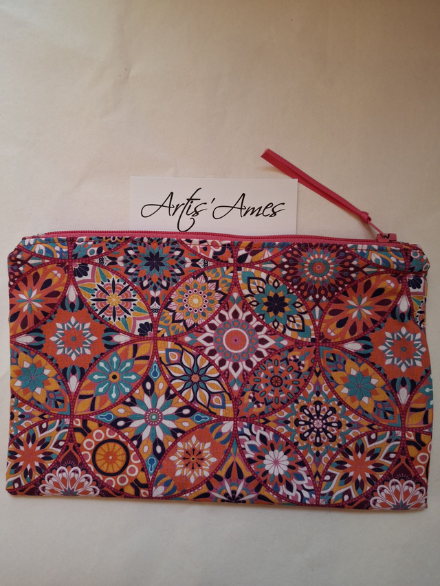 Trousse plate Motifs géometriques Mandalas colorés