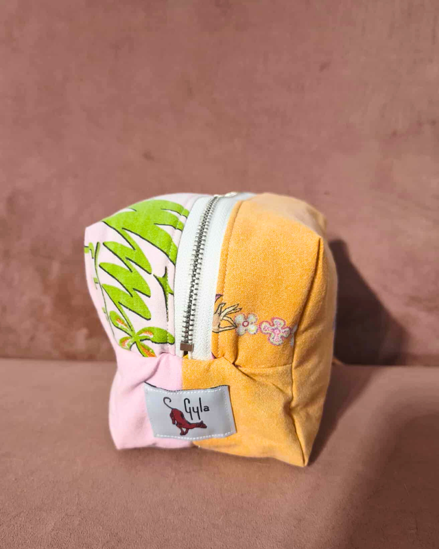 ✨ Trousse matelassée upcyclée – Édition Winx (Bloom & Musa) ✨