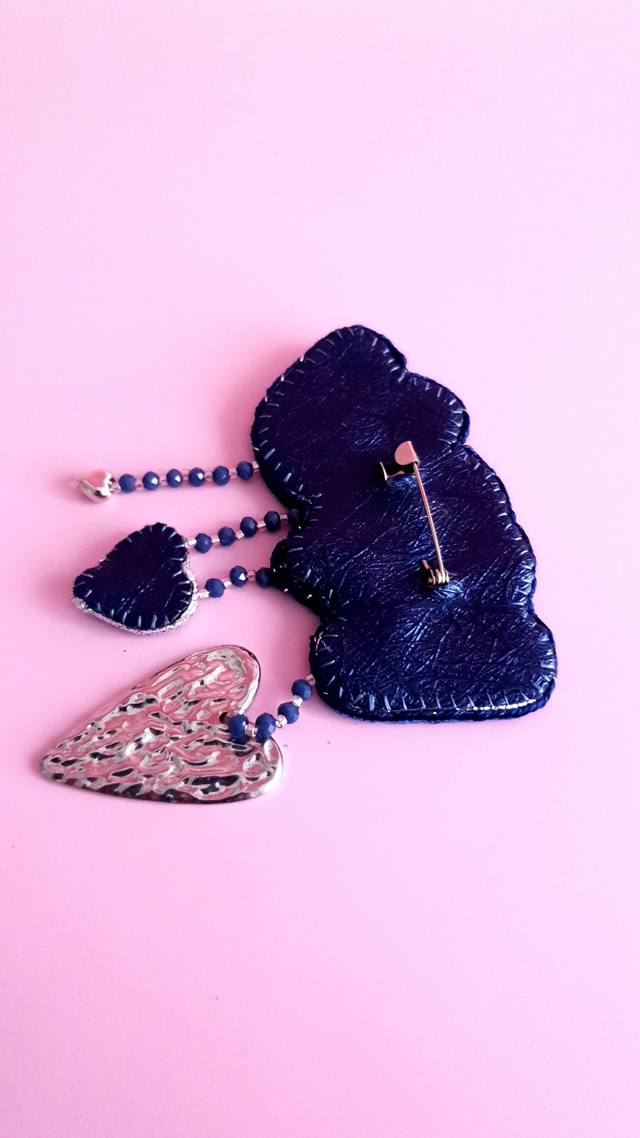 Broche Coups de coeur bleu nuit et argenté (grande)