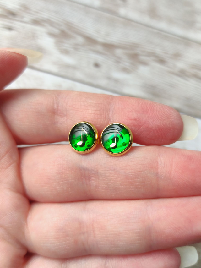Boucles d&#039;oreilles puces vert émeraude note musique 9 mm