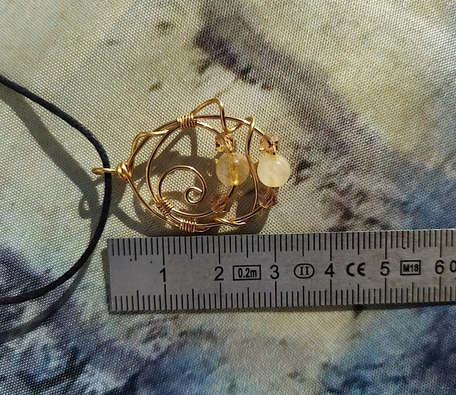 Pendentif 'cercle d'or'