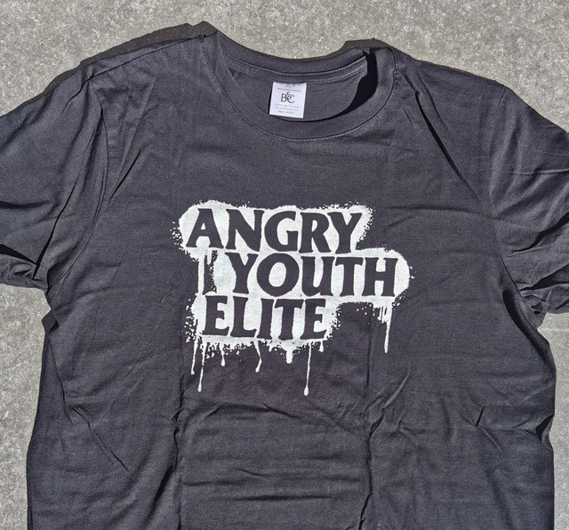 SHIRT (schwarz) - LOGO SPRAY (weiß)