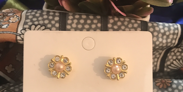 Peach Pearl Stone Stud Earrings - STU101