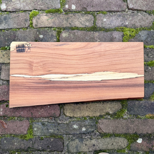 Hapjesplank van iepen