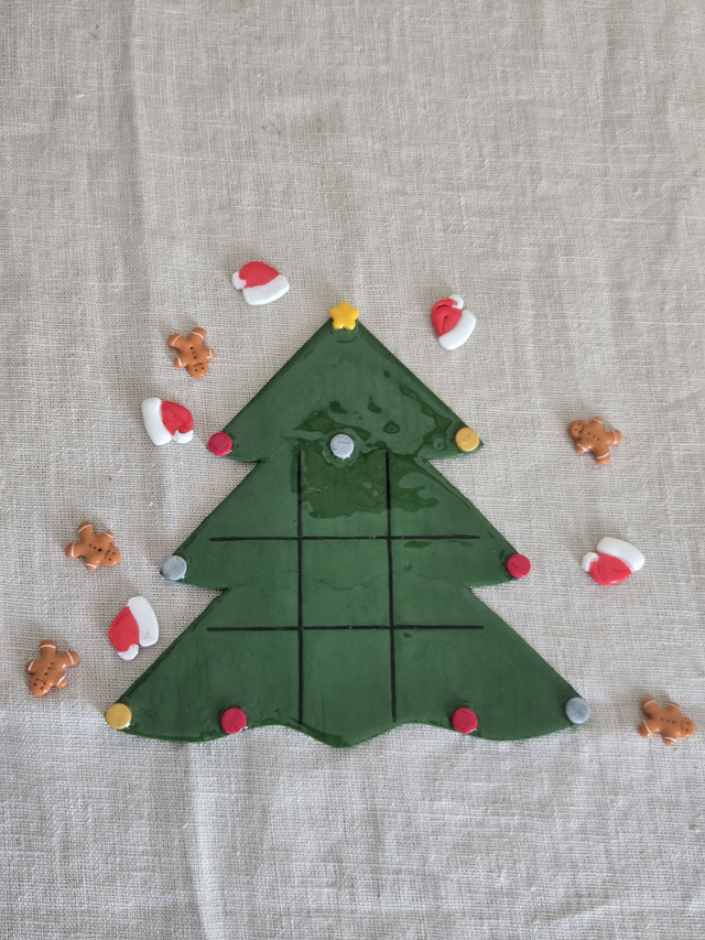 Plateau de morpion - sapin de noël