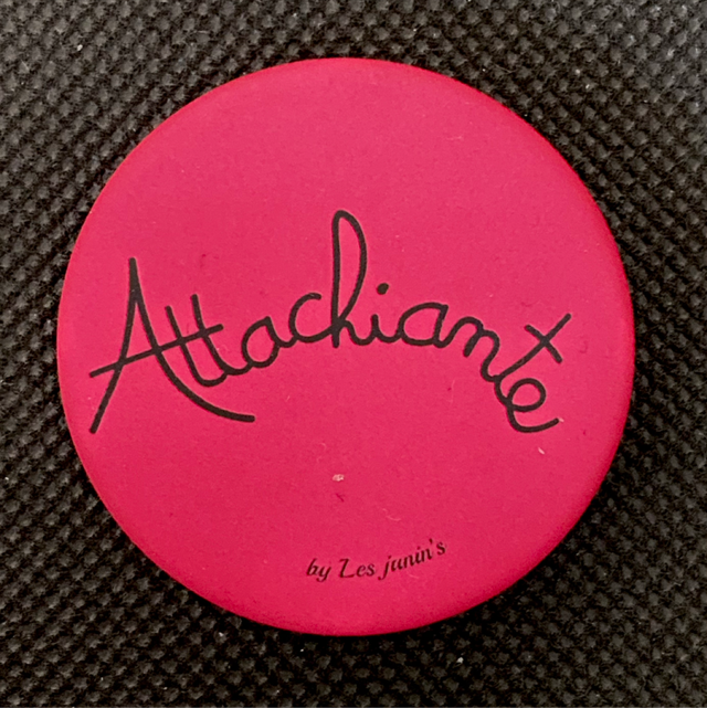 Badge Attachiante