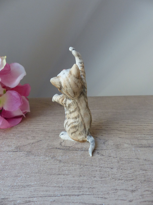 Collection Petit Chat Figurine Miniature en Résine Peint Main, Chat Mignon Joueur Chasseur Réaliste, Chat Animal de Compagnie Cadeau Ami