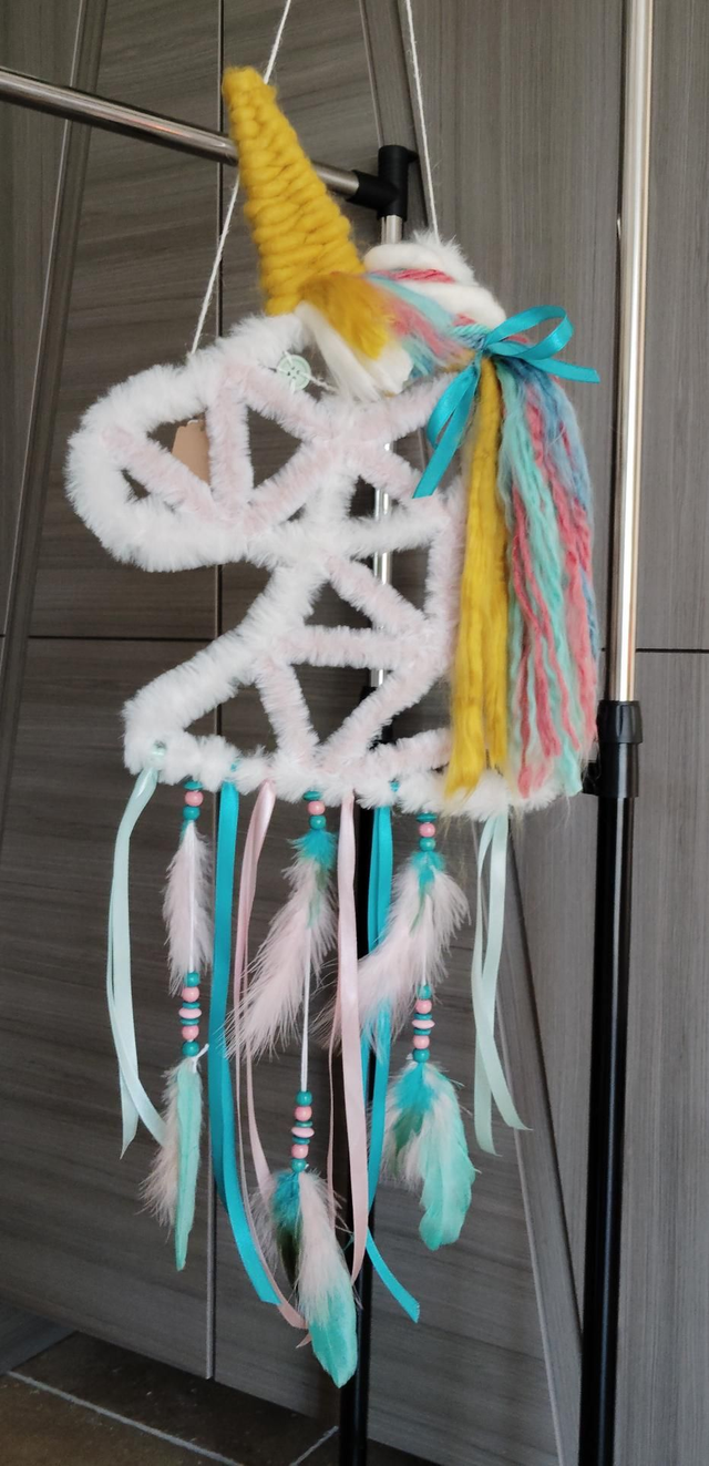 La Licorne Arc En Ciel