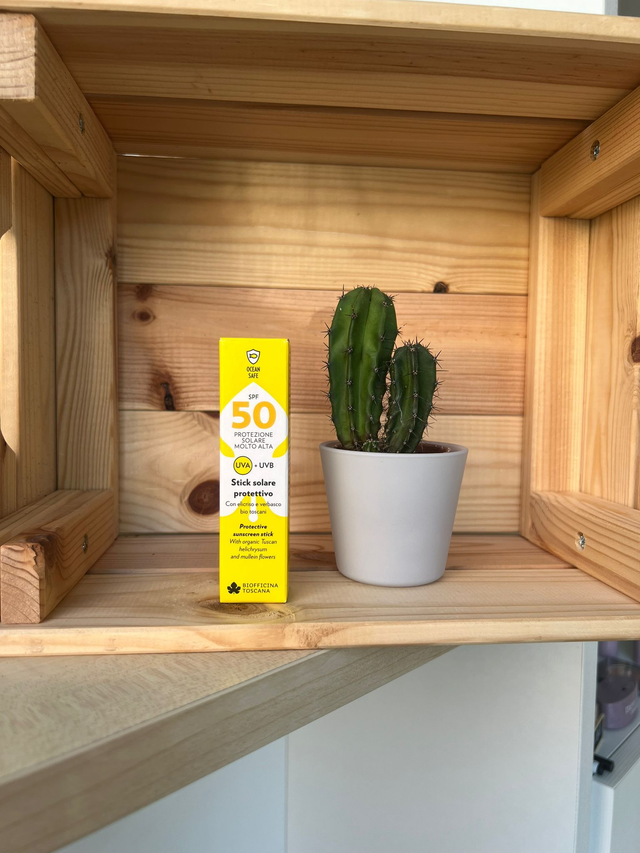 Stick solare protettivo SPF 50 di Biofficina Toscana (8 ml)