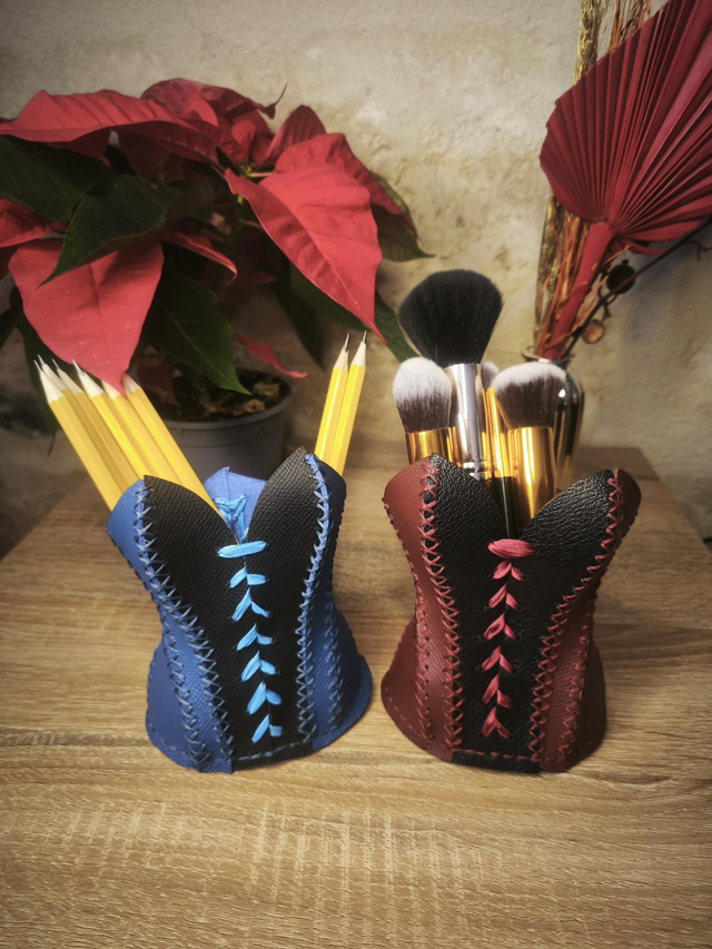 Bustier pot à crayon de maquillage 