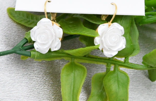 Boucles d’oreille rose dormeuse 