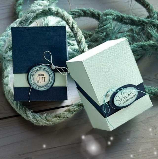 Stanze Klappbox / klein (437) Hersteller: Farbton-Design GmbH