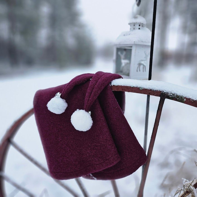 Pitkä tonttulakki - Long elf hat