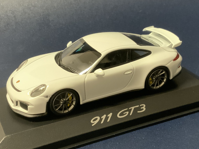 Porsche 911 GT3 991 Minichamps 1:43