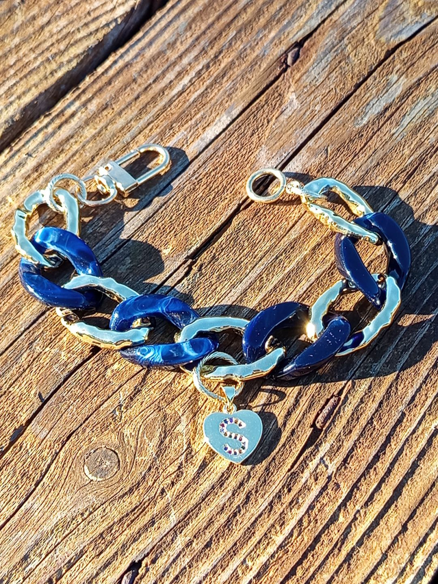 Bracelet gros maillons acrylique Nil Svarna – Bleu & Or