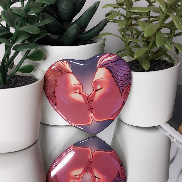 Dorohedoro Heart Shaped Pins