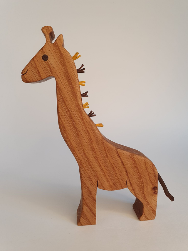 Girafe décorative en bois de chêne
