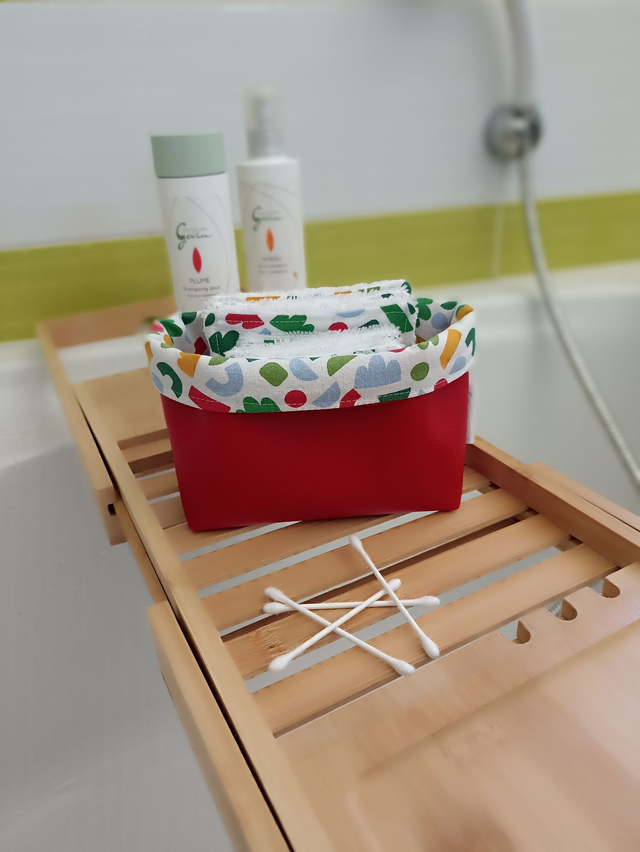 Ensemble panier avec lots de 8 lingettes et de 8 carrés visage - Art