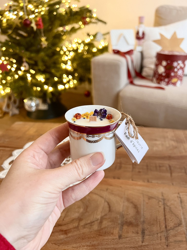 🎄 Bougie Pain d'épices - tasse à café "frise bordeaux et or"