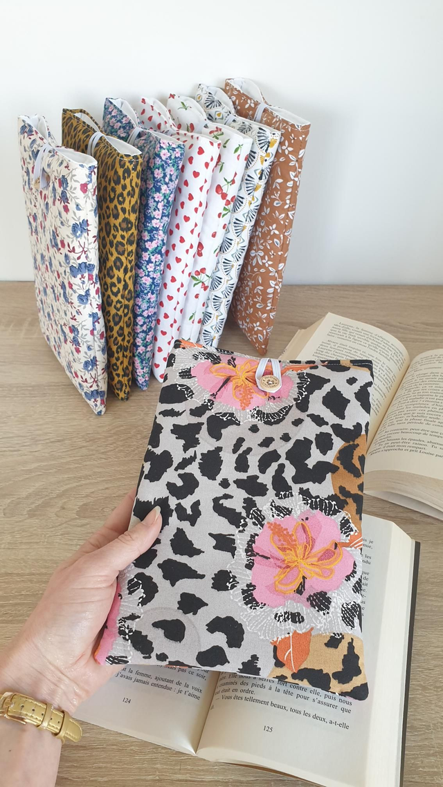 Pochette/couvre livre léopard fleurs 🐆🌸
