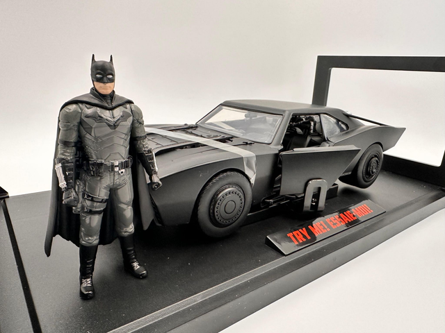Batman Batmobile 2022 - scale - 1:18