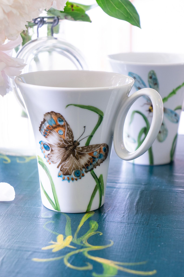 Mug en porcelaine fine, libellules et papillons, à personnaliser  