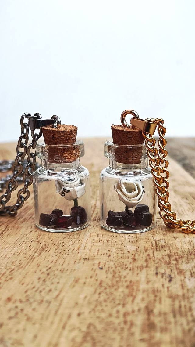 Pendentif fiole Rose éternelle