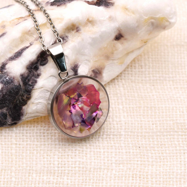 Round pendant with Abalone shell
