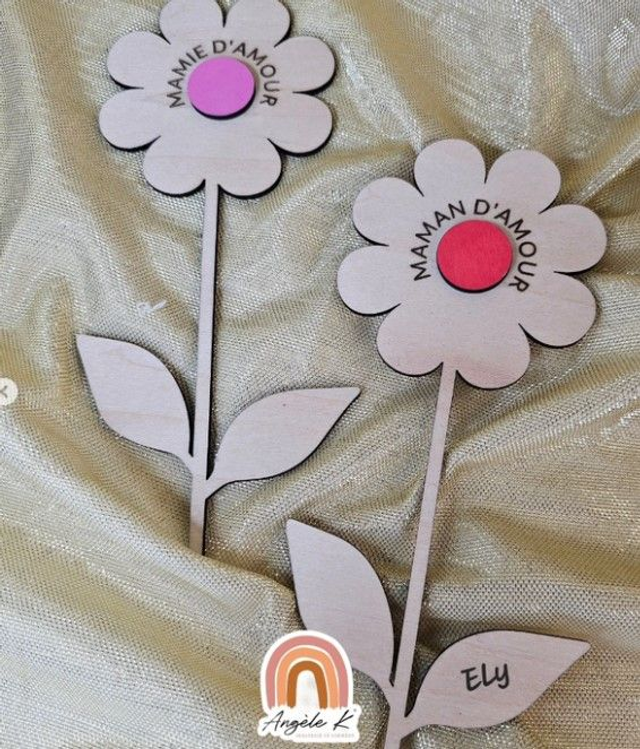 Fleur Marguerite en bois personnalisée