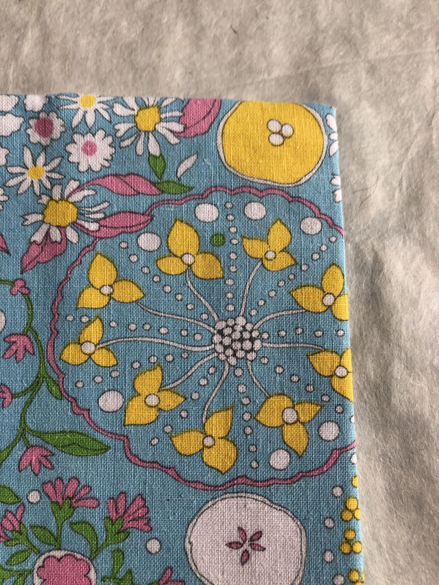 Couvre-livre upcyclé “Le compagnon de lecture” — Protège tes livres poche ou grand format