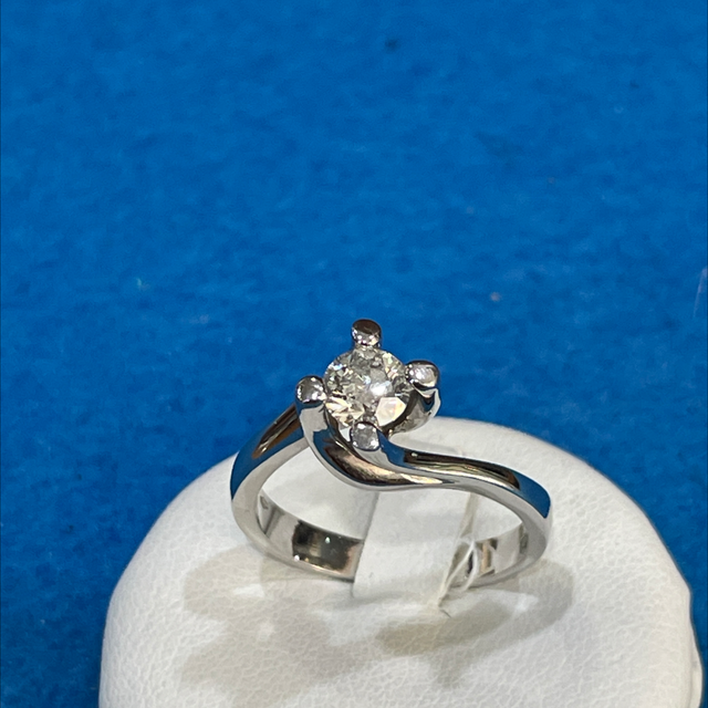 ANELLO SOLITARIO DIAMANTE 0,53 ct. G color IF 