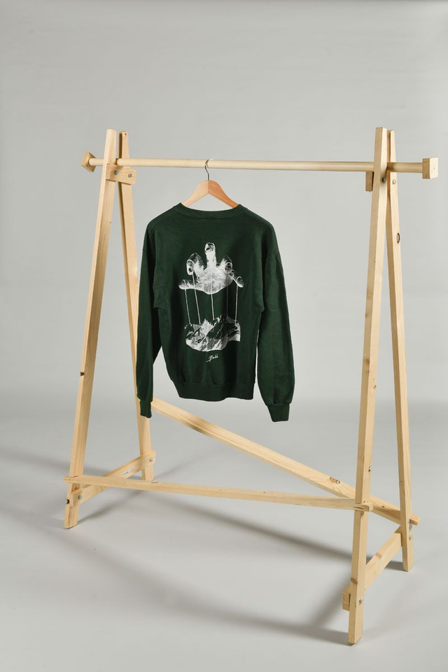 Sweat vert Jerzees seconde main sérigraphié – Œuvre montagne pantin