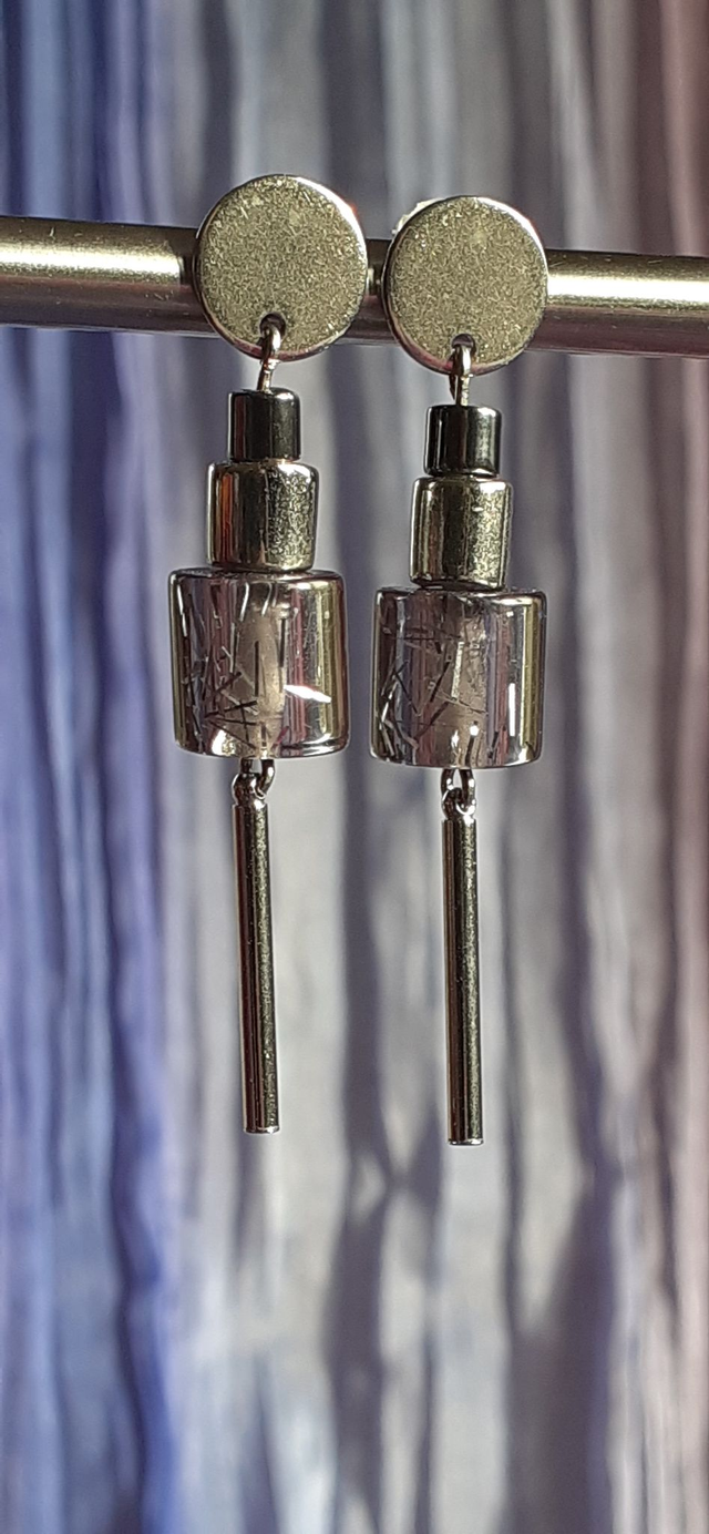 Tutua Boucles d'oreilles pendantes, métal argenté, perles acryliques irisée