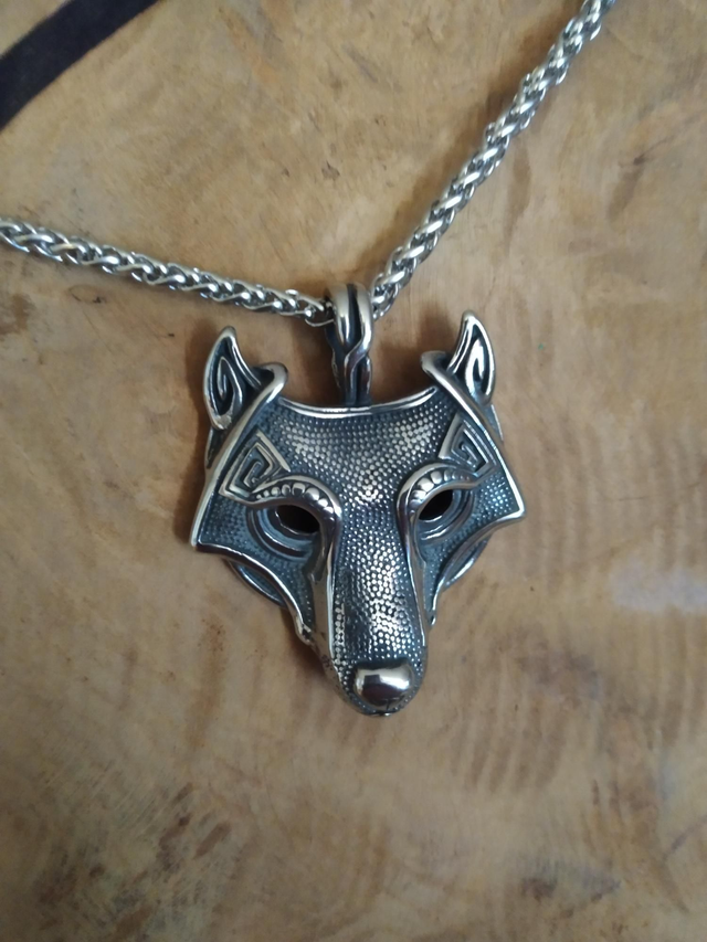 Collier tête de loup acier inoxydable 