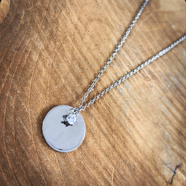 Collier milena avec médaillon ajouré 