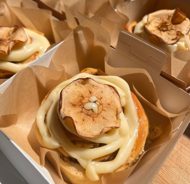 Cinnamon & Apple Rolls 2
